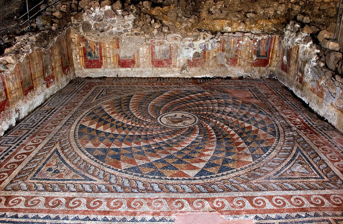 Yamaç Ev Kışlık Triclinium (Oda 1)