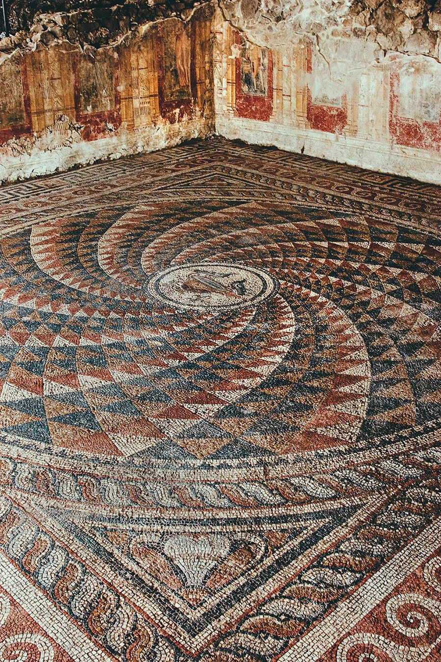 Yamaç Ev ve Roma Villası